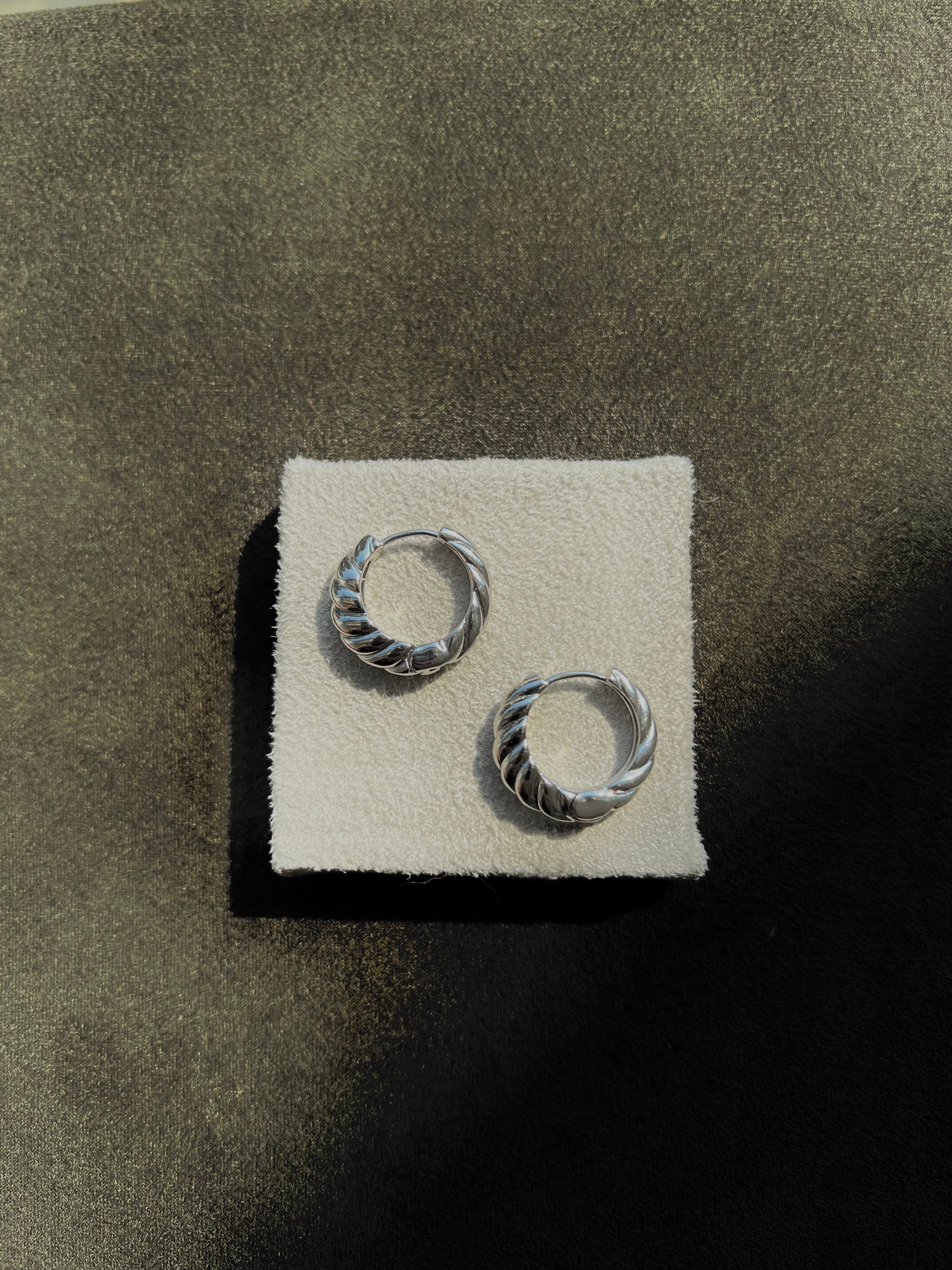 Croissant mini hoops