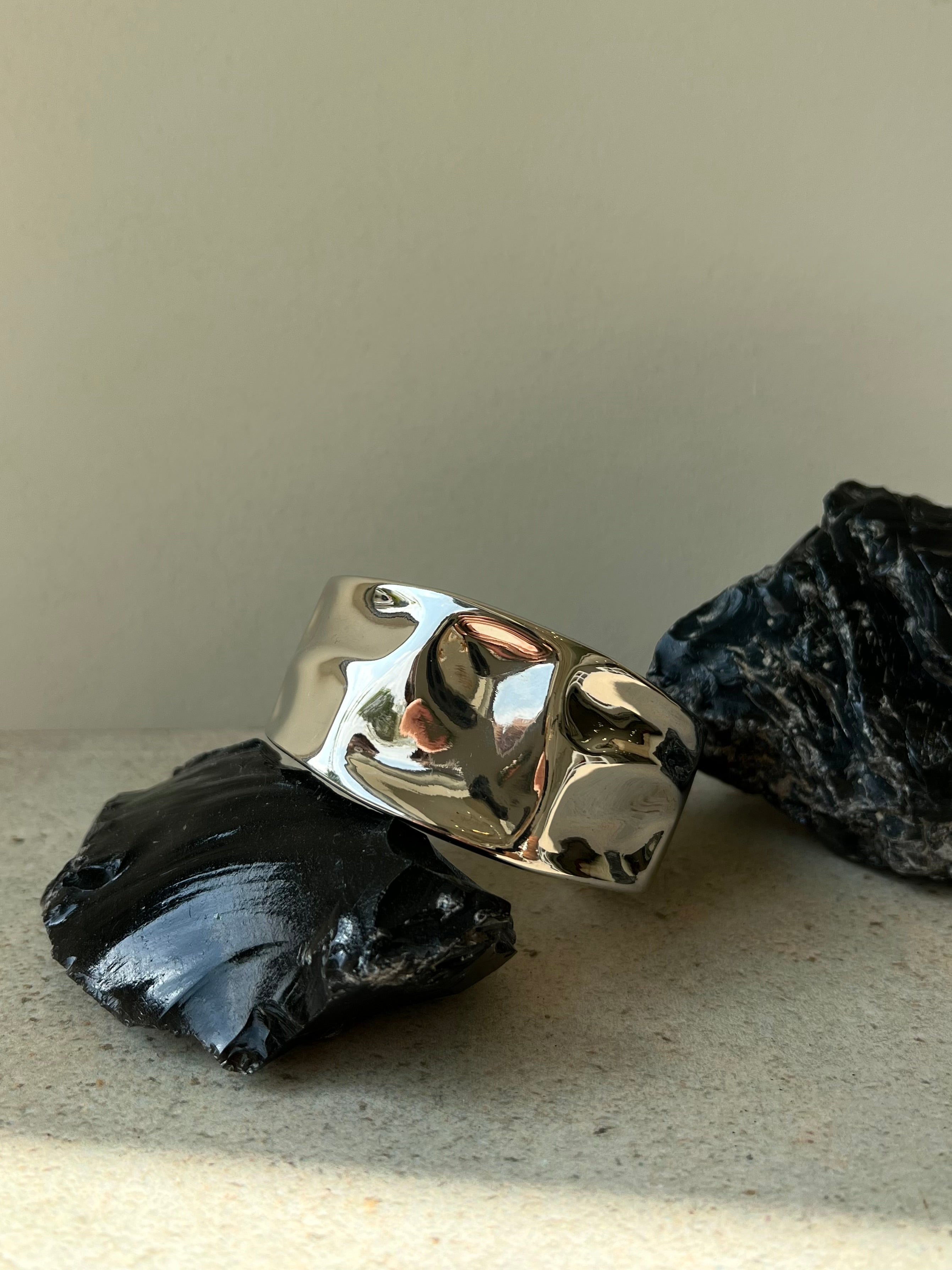 Thick wrinkled bangle