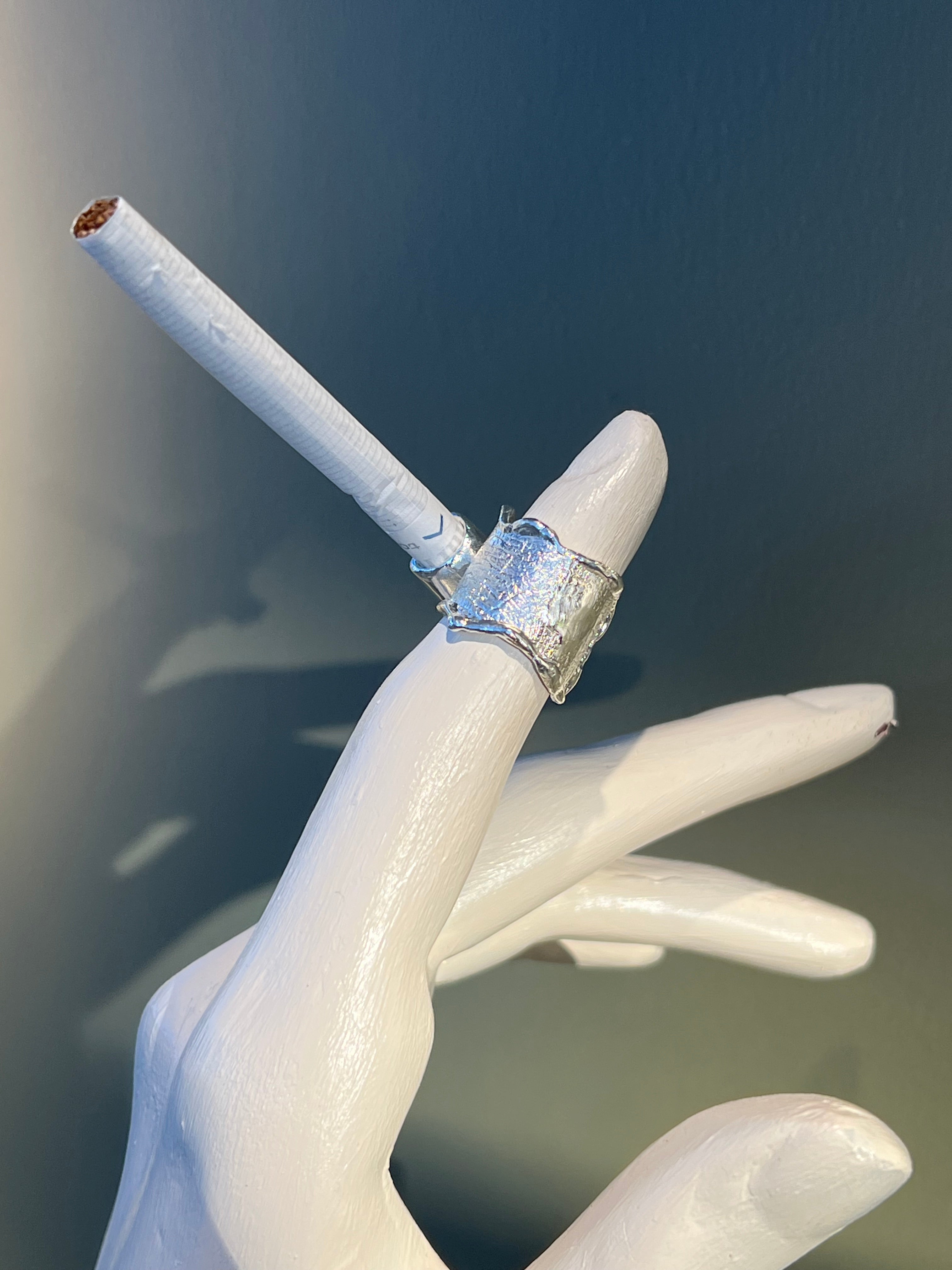 Cigarette holder ring
