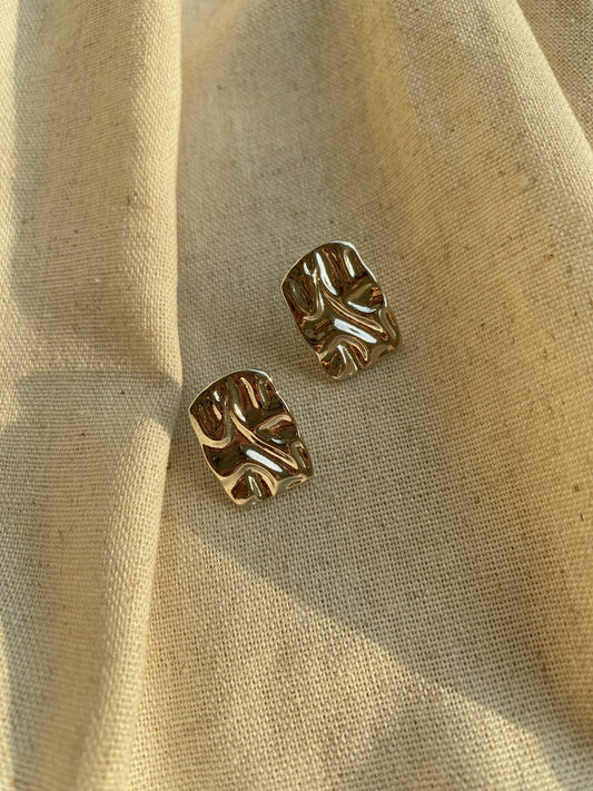 Wrinkled earrings